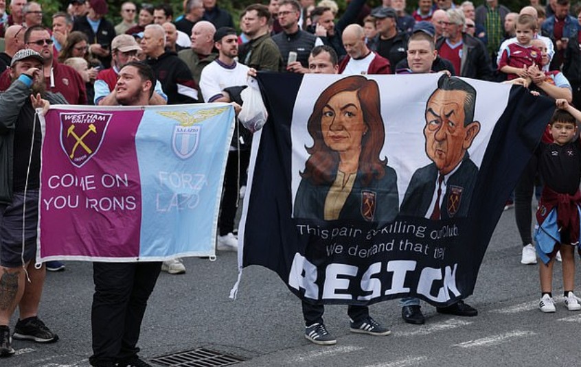 议活动, 但球迷对自 议活动, 但球迷对自