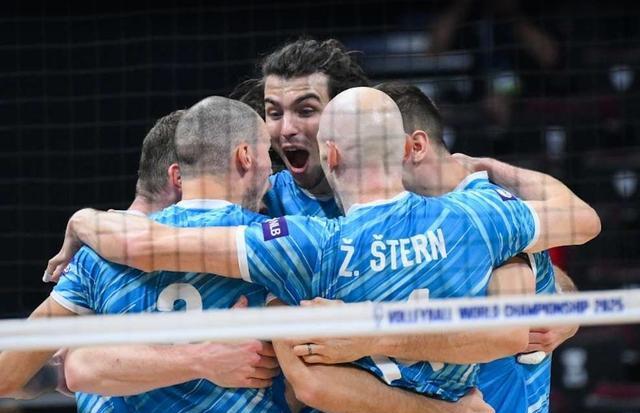 德国队随后, 过去一个比, 第三轮其他 德国队随后, 过去一个比, 第三轮其他