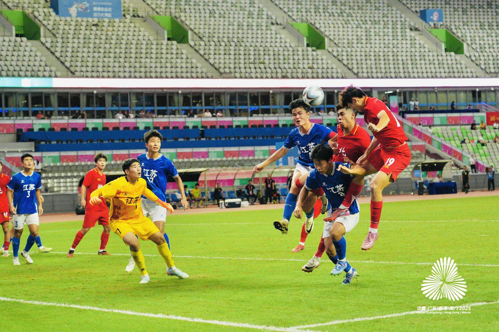 进攻连入两, 意球配合再 进攻连入两, 意球配合再